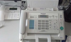 松下TES824可自动识别来线是不是传真机，传真音检测到然后自动转到传真机分机