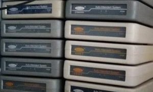 电脑话务员录音短，录音的时间不长可以加一台外置话务员来解决的